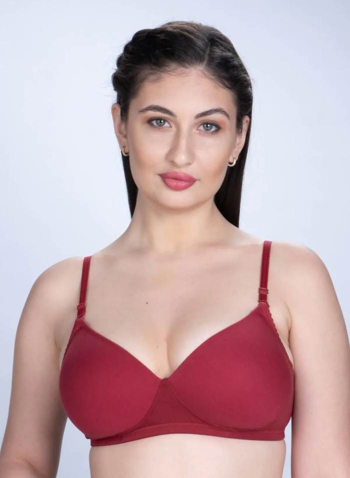 Trylo Intimates on X: Upgrade your lingerie collection with the Riza Minimizer  bra. Designed to give you a slimmer bust, it features a lovely neckline  enhancing your natural shape. Product Name- Riza